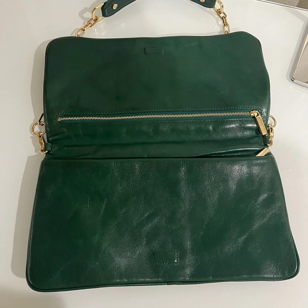 TORY BURCH DARK GREEN CLUTCH WITH GOLD CHAIN